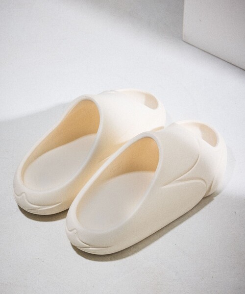 FREAK'S STORE(フリークスストア)の「1807/イチハチゼロナナ 限定展開 STAR SLIPPERS/スライドサンダル(サンダル・メンズ・ホワイト/ピンク/ブラウン/オレンジ/ブラック・26/25/24/23/29/27.5)」の17枚目の写真