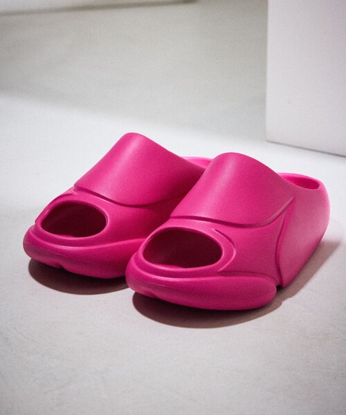 FREAK'S STORE(フリークスストア)の「1807/イチハチゼロナナ 限定展開 STAR SLIPPERS/スライドサンダル(サンダル・メンズ・ホワイト/ピンク/ブラウン/オレンジ/ブラック・26/25/24/23/29/27.5)」の21枚目の写真