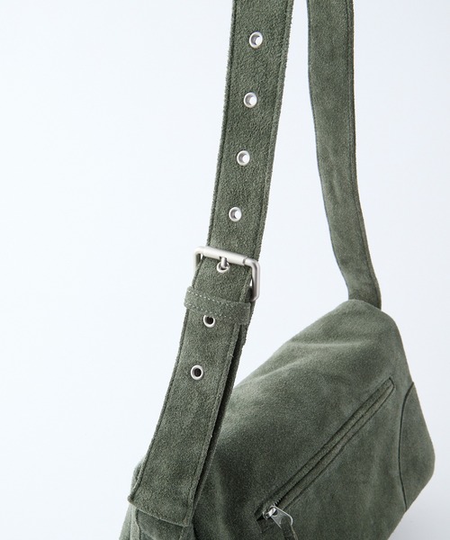 Parts Lab.(パーツラボ)の「【Parts Lab.】Cow Suede Flap Shoulder Bag / リアルスエードフラップショルダーバッグ(ショルダーバッグ・メンズ・ブラウン/ダークグリーン・FREE)」の16枚目の写真