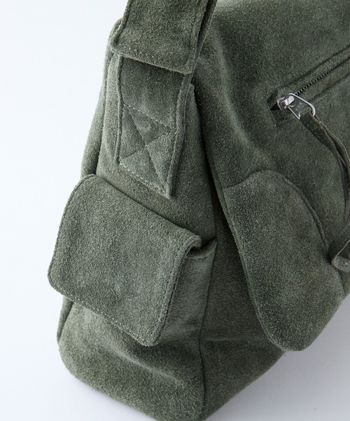 Parts Lab.(パーツラボ)の「【Parts Lab.】Cow Suede Flap Shoulder Bag / リアルスエードフラップショルダーバッグ(ショルダーバッグ・メンズ・ブラウン/ダークグリーン・FREE)」の19枚目の写真