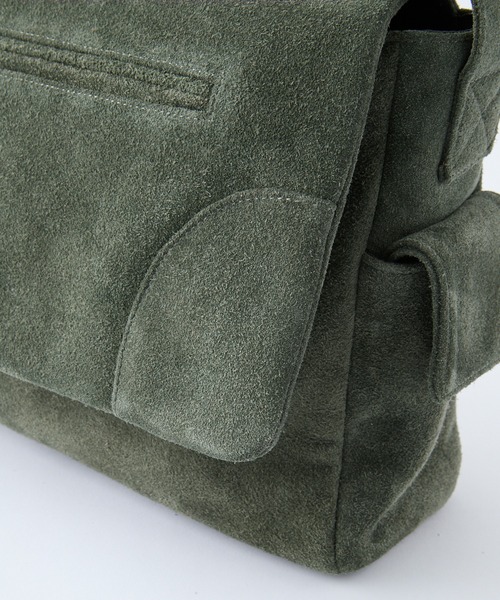 Parts Lab.(パーツラボ)の「【Parts Lab.】Cow Suede Flap Shoulder Bag / リアルスエードフラップショルダーバッグ(ショルダーバッグ・メンズ・ブラウン/ダークグリーン・FREE)」の20枚目の写真