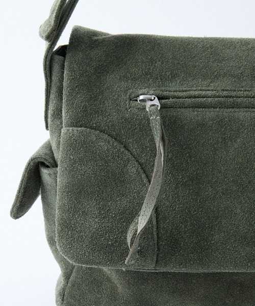 Parts Lab.(パーツラボ)の「【Parts Lab.】Cow Suede Flap Shoulder Bag / リアルスエードフラップショルダーバッグ(ショルダーバッグ・メンズ・ブラウン/ダークグリーン・FREE)」の21枚目の写真