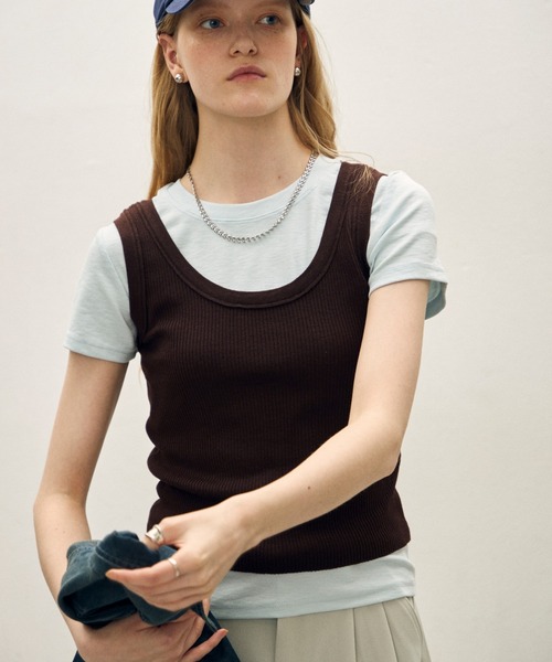 uchi.(ウチ)の「バックシーム デザイン やわらかい綿レーヨン素材 半袖Tシャツ(Tシャツ/カットソー・レディース・イエロー/ブラック/サックスブルー/ホワイト/グレー/パープル・FREE)」の5枚目の写真