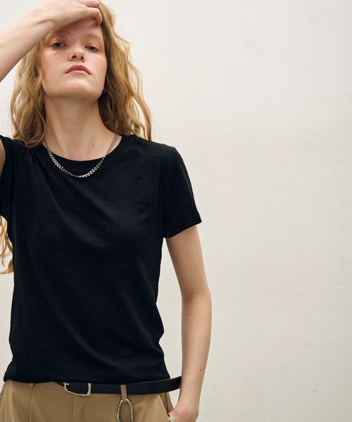 uchi.(ウチ)の「バックシーム デザイン やわらかい綿レーヨン素材 半袖Tシャツ(Tシャツ/カットソー・レディース・イエロー/ブラック/サックスブルー/ホワイト/グレー/パープル・FREE)」の3枚目の写真