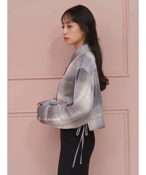 SNIDEL(スナイデル)の「クロップドシャツ(シャツ/ブラウス・レディース・チェック/ホワイト/ピンク・F)」の14枚目の写真