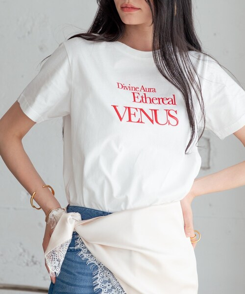 GALLEST（ギャレスト）の「タイポグラフィTシャツ【接触冷感】（Tシャツ/カットソー・レディース・ベージュ/ホワイト/レッド系1/ホワイト系5・38）」の7枚目の写真