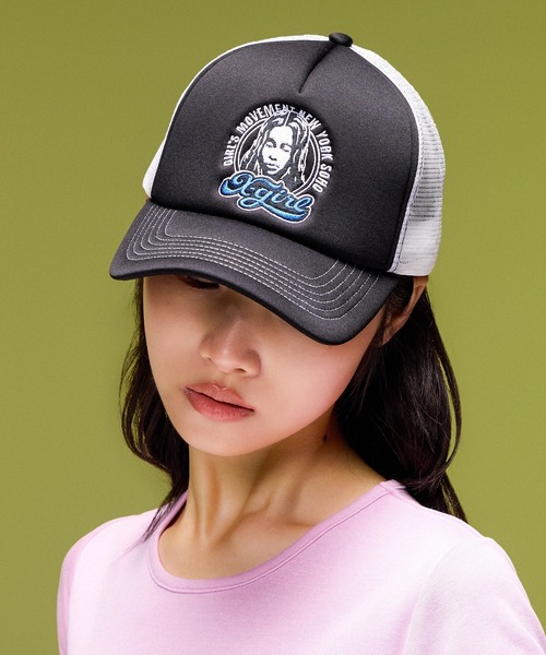 X-girl(エックスガール)の「CHEERFUL LOGO AND FACE TRUCKER CAP(キャップ・レディース・ホワイト/ブラウン/ブラック・ONE SIZE)」の1枚目の写真