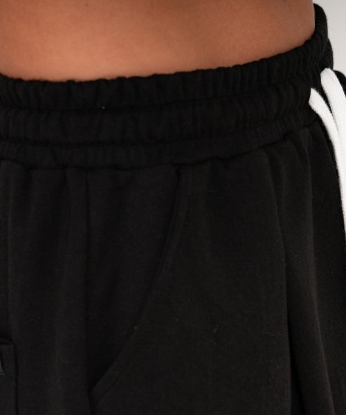 PHYSICAL GARMENTS（フィジカルガーメンツ）の「P1148 ワイドハーフショートパンツ_5部[ブラック]（その他パンツ・メンズ・その他・XX-LARGE/LARGE）」の4枚目の写真