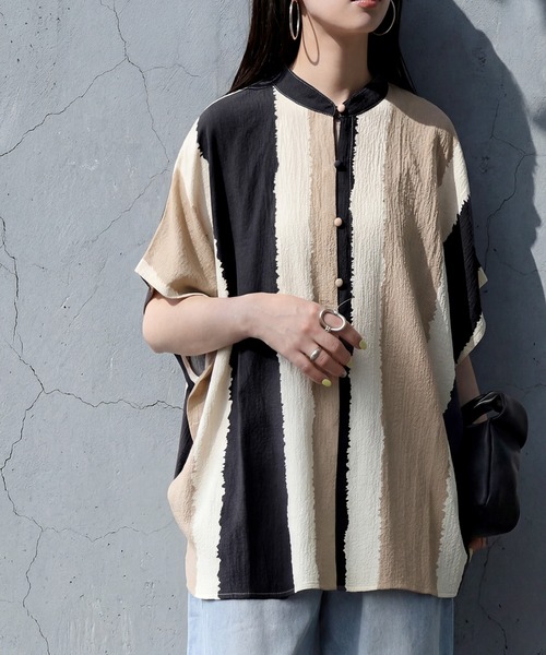 antiqua（アンティカ）の「ストライプ柄 バンドカラーブラウス（シャツ/ブラウス・レディース・ブラックミックス/ネイビー系・P/R）」の6枚目の写真