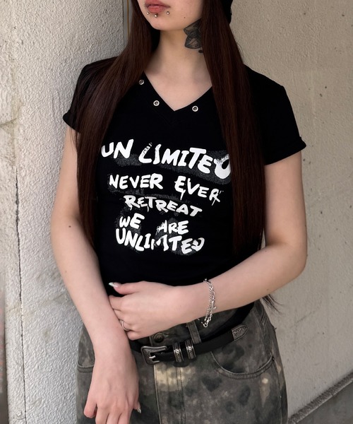 Figments(フィグメンツ)の「アイレットVネックT(Tシャツ/カットソー・レディース・グレー/ブラック・FREE)」の5枚目の写真