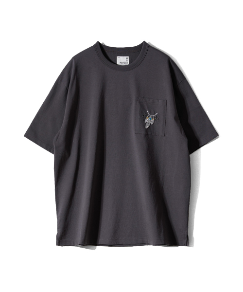 HORLISUN(ホーリーサン)の「Lawrence Short Embroidery T-shirt - Eagle talon & Feather Charcoal(Tシャツ/カットソー・メンズ・その他・SMALL/MEDIUM/LARGE)」の1枚目の写真