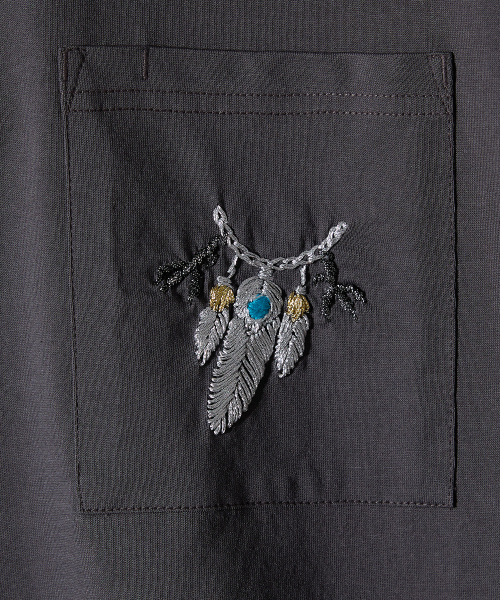 HORLISUN(ホーリーサン)の「Lawrence Short Embroidery T-shirt - Eagle talon & Feather Charcoal(Tシャツ/カットソー・メンズ・その他・SMALL/MEDIUM/LARGE)」の3枚目の写真