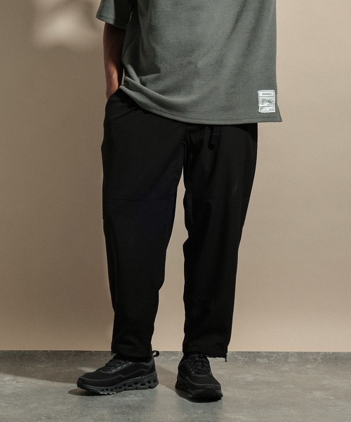 NUMERALS（ヌメラルズ）の「[NUMERALS]BELTRIP DRAWSTRING PANT（その他パンツ・メンズ・オリーブ/ブラック・MEDIUM/LARGE）」の2枚目の写真