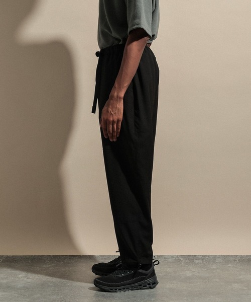 NUMERALS（ヌメラルズ）の「[NUMERALS]BELTRIP DRAWSTRING PANT（その他パンツ・メンズ・オリーブ/ブラック・MEDIUM/LARGE）」の16枚目の写真