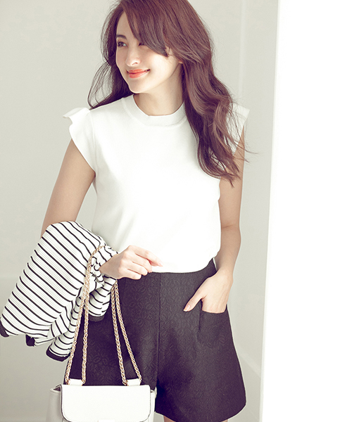 fifth（フィフス）の「ショルダーフリルニットトップス（ニット/セーター・レディース・ネイビー/ブラック/カーキ/ホワイト/ベビーピンク・MEDIUM）」の12枚目の写真