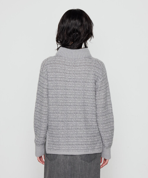 Gabardine K.T(ギャバジンケーティー)の「〔 +サイズ 〕 モヘヤブレンドヤーンセーター(ニット/セーター・レディース・オフホワイト・15号)」の22枚目の写真