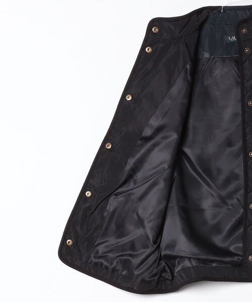 LAUREN RALPH LAUREN（ローレン ラルフ ローレン）の「クレストパッチ コーデュロイトリム キルテッド ベスト（ベスト・レディース・ブラック系1・S/M/L）」の2枚目の写真