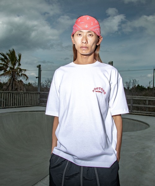 Quiksilver(クイックシルバー)の「<QUIKSILVER X DOGTOWN> メンズ DTQS PG LETTER PRINT ST 半袖コットンTシャツ バックロゴ【2026年夏モデル】(Tシャツ/カットソー・メンズ・ホワイト/ブラック・X-LARGE/MEDIUM/LARGE)」の5枚目の写真