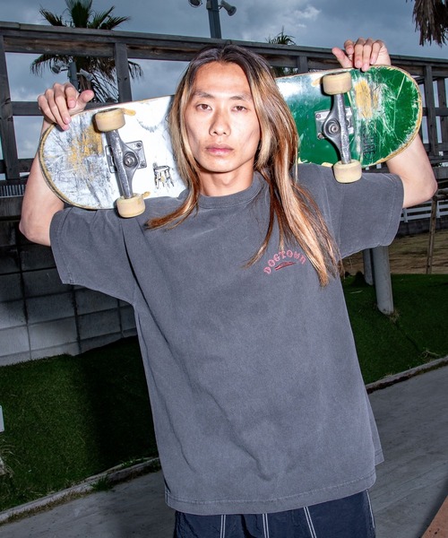 Quiksilver(クイックシルバー)の「<QUIKSILVER X DOGTOWN> メンズ DTQS PG LETTER PRINT ST 半袖コットンTシャツ バックロゴ【2026年夏モデル】(Tシャツ/カットソー・メンズ・ホワイト/ブラック・X-LARGE/MEDIUM/LARGE)」の11枚目の写真