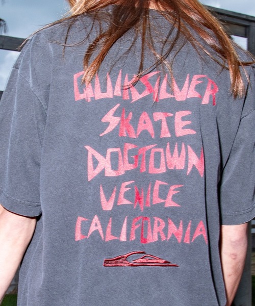 Quiksilver(クイックシルバー)の「<QUIKSILVER X DOGTOWN> メンズ DTQS PG LETTER PRINT ST 半袖コットンTシャツ バックロゴ【2026年夏モデル】(Tシャツ/カットソー・メンズ・ホワイト/ブラック・X-LARGE/MEDIUM/LARGE)」の13枚目の写真