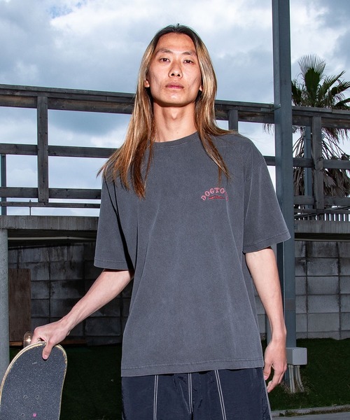 Quiksilver(クイックシルバー)の「<QUIKSILVER X DOGTOWN> メンズ DTQS PG LETTER PRINT ST 半袖コットンTシャツ バックロゴ【2026年夏モデル】(Tシャツ/カットソー・メンズ・ホワイト/ブラック・X-LARGE/MEDIUM/LARGE)」の15枚目の写真