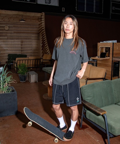 Quiksilver(クイックシルバー)の「<QUIKSILVER X DOGTOWN> メンズ DTQS PG LETTER PRINT ST 半袖コットンTシャツ バックロゴ【2026年夏モデル】(Tシャツ/カットソー・メンズ・ホワイト/ブラック・X-LARGE/MEDIUM/LARGE)」の16枚目の写真