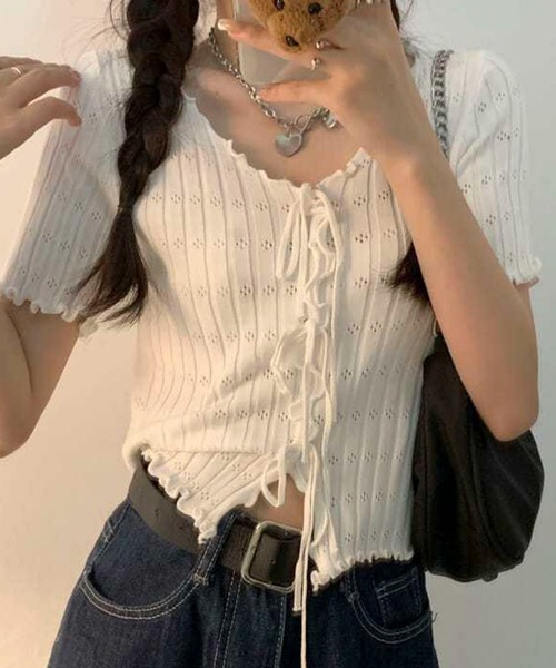 AVYL(アヴィル)の「フロントレースアップ半袖コンパクトトップス(Tシャツ/カットソー・レディース・ピンク/ブラック/ホワイト・M)」の5枚目の写真