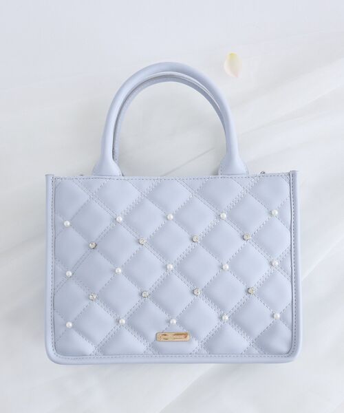 Maison de FLEUR（メゾンドフルール）の「パールビジューキルティングスクエアショルダー（ショルダーバッグ・レディース・ライトブルー/アイボリー・FREE）」の18枚目の写真