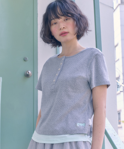ambler（エムブラー）の「ボトンドットレイヤード刺繍半袖Tシャツ ACR703 (メランジ)（Tシャツ/カットソー・レディース・その他・F）」の2枚目の写真