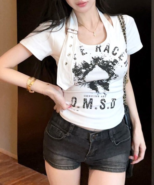 REMUR(レミュール)の「ベルトデザインプリントTシャツ(Tシャツ/カットソー・レディース・ホワイト/ブラック・FREE)」の9枚目の写真