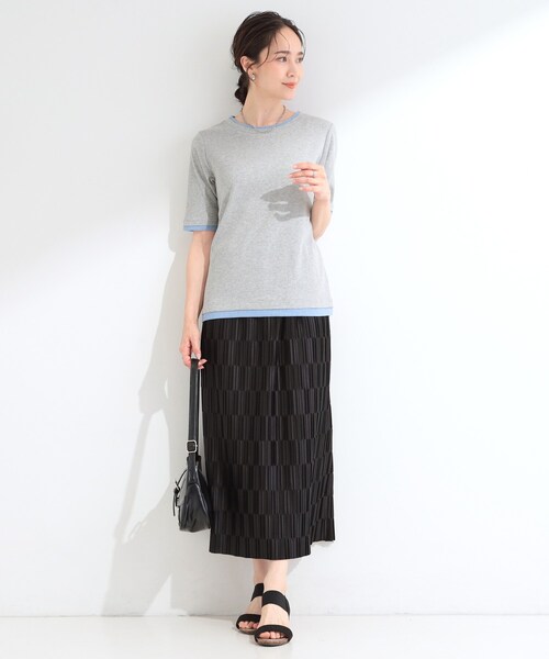 SHOO・LA・RUE（シューラルー）の「【S-LL/洗濯機可】二の腕隠れる 配色レイヤード風 5分袖Tシャツ（Tシャツ/カットソー・レディース・ブラウン系その他5/ブラック系4/グレー系4・04/03/02/01）」の6枚目の写真