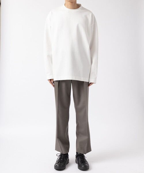 markaware(マーカウェア)の「ONE TUCK TAPERED TROUSERS(その他パンツ・メンズ・グレイッシュベージュ・1)」の9枚目の写真