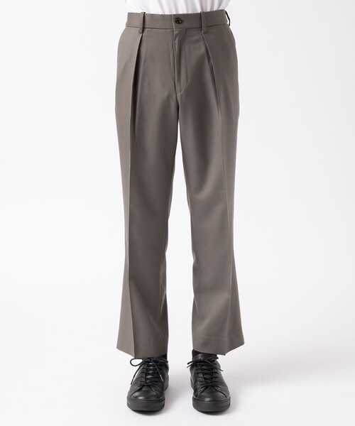 markaware(マーカウェア)の「ONE TUCK TAPERED TROUSERS(その他パンツ・メンズ・グレイッシュベージュ・1)」の8枚目の写真