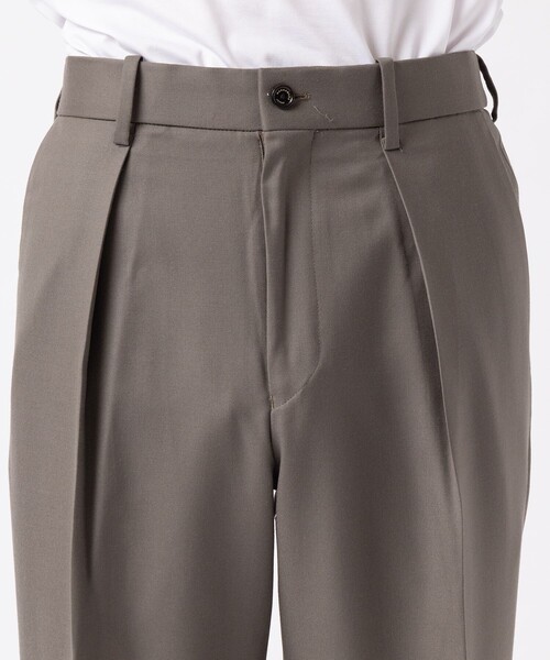 markaware(マーカウェア)の「ONE TUCK TAPERED TROUSERS(その他パンツ・メンズ・グレイッシュベージュ・1)」の5枚目の写真