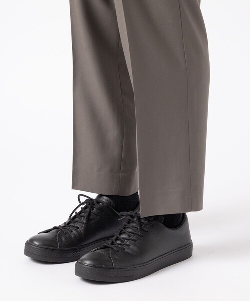 markaware(マーカウェア)の「ONE TUCK TAPERED TROUSERS(その他パンツ・メンズ・グレイッシュベージュ・1)」の3枚目の写真