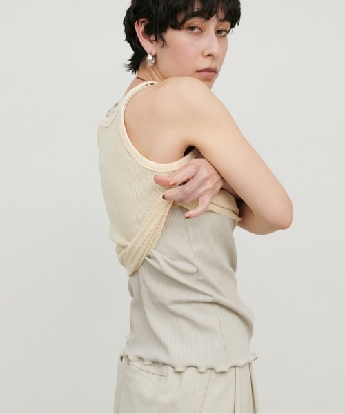 LARUTA（ラルータ）の「【LARUTA】強撚リブカップ付きタンクカットソー（タンクトップ・レディース・チャコールグレー/オフホワイト/ライトベージュ・FREE）」の18枚目の写真