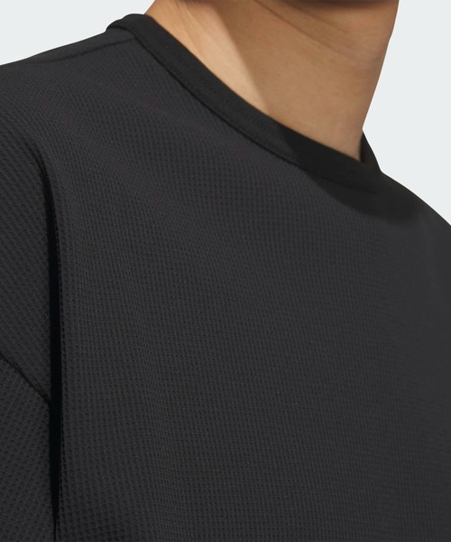 adidas(アディダス)の「ルーズフィット ワッフルファブリック 半袖Tシャツ / アディダス adidas(Tシャツ/カットソー・メンズ・ブラック・SMALL/X-LARGE/LARGE/MEDIUM/X-SMALL/XX-LARGE/3XL)」の4枚目の写真