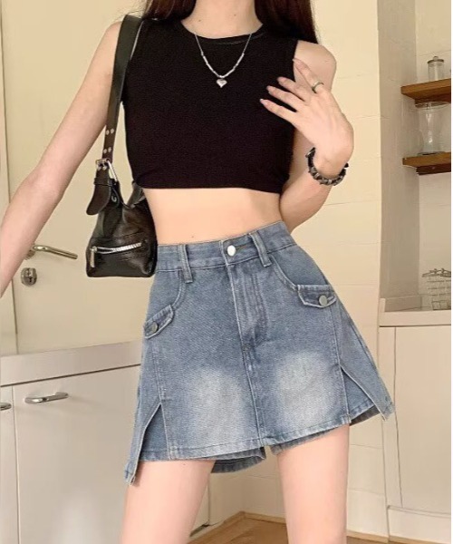 &soiree(アンドソワレ)の「ボックスプリーツデニムミニスカパン(デニムパンツ・レディース・ブルー・X-LARGE/LARGE/MEDIUM/SMALL/X-SMALL)」の1枚目の写真