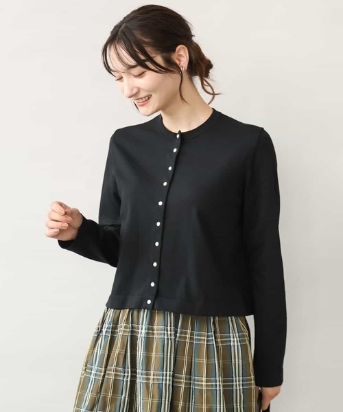 MK MICHEL KLEIN（エムケーミッシェルクラン）の「[洗える]ドット釦コンパクトニットカーディガン（カーディガン/ボレロ・レディース・ブラック/ブルー/ブラウン/レッド・38）」の2枚目の写真
