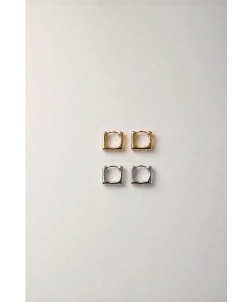 marjour（マージュール）の「[STAINLESS] SQUARE HOOP PIERCE（ピアス（両耳用）・レディース・シルバー/ゴールド・FREE）」の2枚目の写真