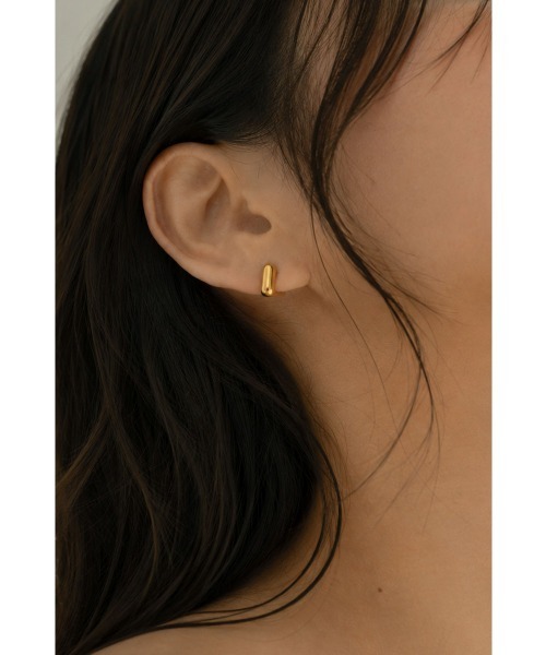 marjour（マージュール）の「[STAINLESS] SQUARE HOOP PIERCE（ピアス（両耳用）・レディース・シルバー/ゴールド・FREE）」の3枚目の写真
