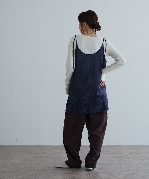 W:Huku（フーク）の「シルキーサテンレースキャミソール / Silky Satin Lace Camisole（キャミソール・レディース・ネイビー/オフホワイト/ピンク/ブラウン・FREE）」の5枚目の写真