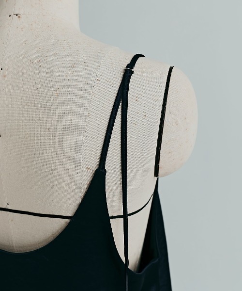 W:Huku（フーク）の「シルキーサテンレースキャミソール / Silky Satin Lace Camisole（キャミソール・レディース・ネイビー/オフホワイト/ピンク/ブラウン・FREE）」の19枚目の写真