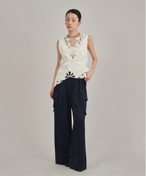 louren(ローレン )の「【louren/ローレン】eyelet embroidery tops/アイレットエンブロイダリートップス(シャツ/ブラウス・レディース・アイボリー/ブラック・FREE)」の4枚目の写真