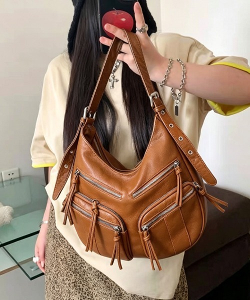 ONEP STAR(ワンピスター)の「マルチポケット多収納2WAYショルダーバッグ(ショルダーバッグ・レディース・オフホワイト/ブラウン/ブラック・FREE)」の3枚目の写真