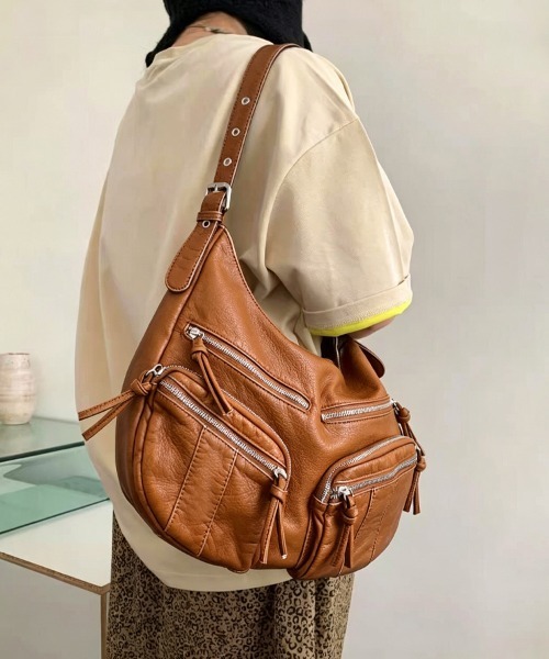 ONEP STAR(ワンピスター)の「マルチポケット多収納2WAYショルダーバッグ(ショルダーバッグ・レディース・オフホワイト/ブラウン/ブラック・FREE)」の10枚目の写真
