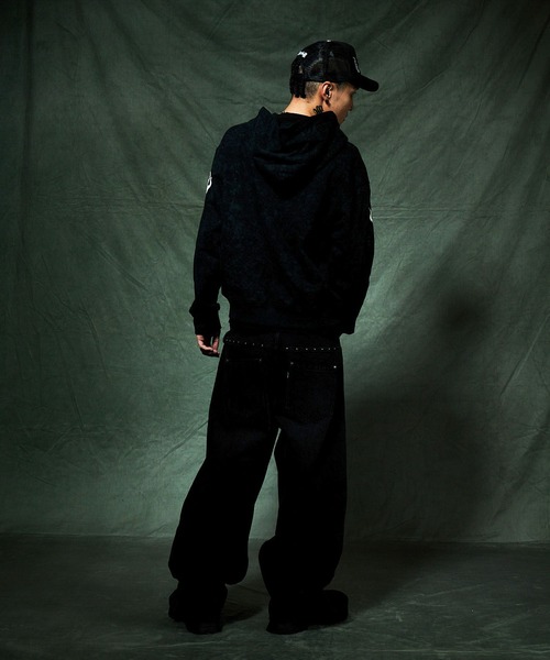 SUPPLIER(サプライヤー)の「ジップフーディ|Fire Bones Leather Patch Zip Hoodie|SUPPLIER(パーカー・メンズ・ダークグレー/ブラック・LARGE/X-LARGE/SMALL/MEDIUM)」の4枚目の写真