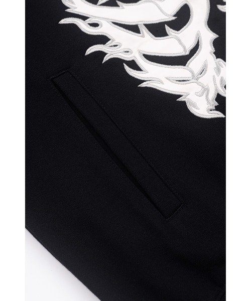 SUPPLIER(サプライヤー)の「ジップフーディ|Fire Bones Leather Patch Zip Hoodie|SUPPLIER(パーカー・メンズ・ダークグレー/ブラック・LARGE/X-LARGE/SMALL/MEDIUM)」の10枚目の写真