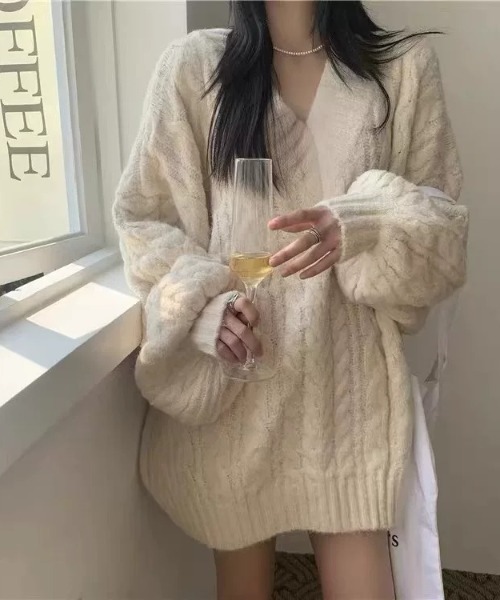 SHEPP(シープ)の「【26年秋冬新作】ケーブル編み Vネック ルーズニット プルオーバー(ニット/セーター・レディース・ベージュ/グレー/ピンク/ブルー/アイボリー・M)」の20枚目の写真