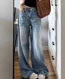 こなれ感のある色落ち加工が魅力!ゆるっと穿けるトレンドバギーデニムパンツ